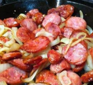 Calabresa acebolada
